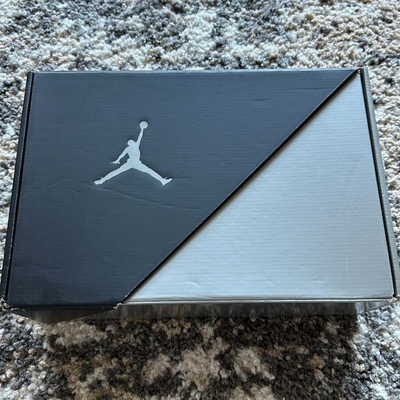 Air jordan 11 Retro - Picture 6 of 6
